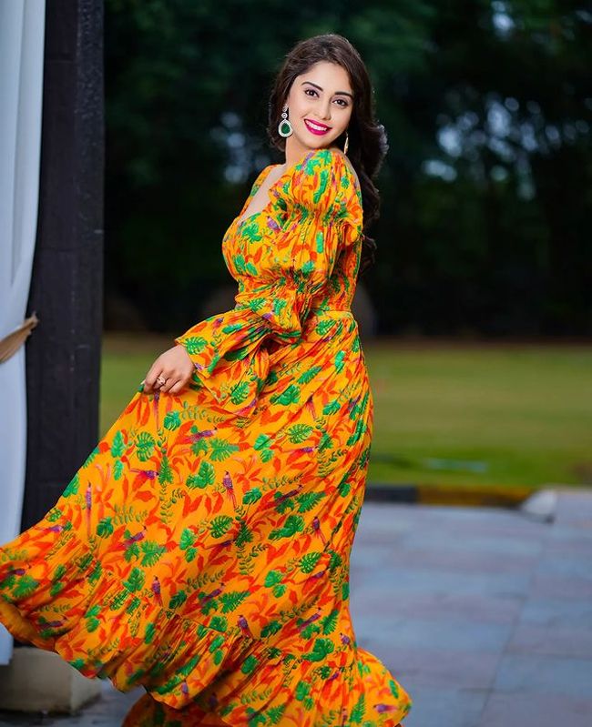 Gorgeous Looks Of Surbhi Puranik In Floral Outfit